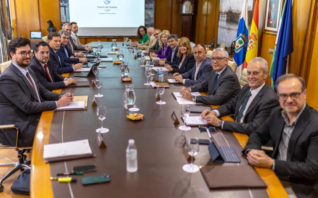 El Consejo de Administración del Puerto de Huelva celebra su segunda sesión del año en la que se da a conocer la positiva evolución de los proyectos en materia de infraestructuras y obras